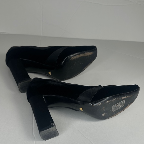 Elegant Black Velvet Heels - Picture 7 of 9